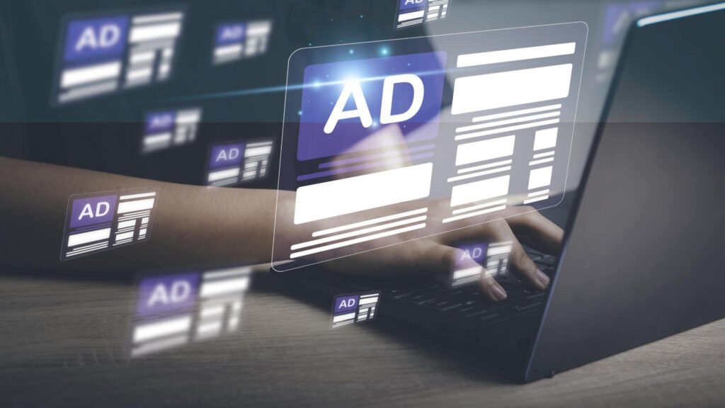 „Google Ads“ el. paštu siunčia grėsmes dėl reklamjuosčių reklamos stabdymo